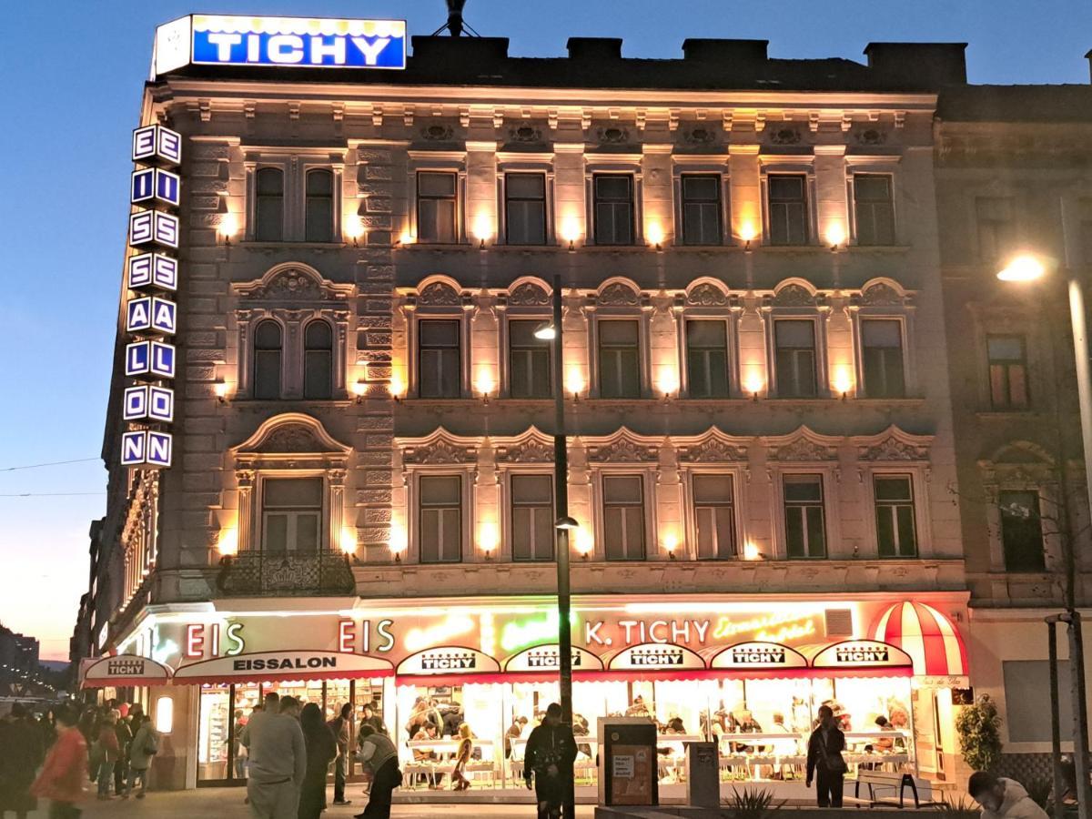 Astoria Central Appartement 10 Minutes To Downtown Wien Eksteriør billede